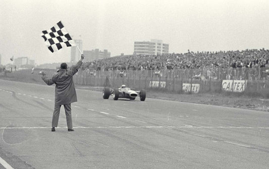 1967 Dutch Grand Prix Assen Netherlands Jim Clark takes the checkered flag CD 0554 3252 2911 5 0144-1002