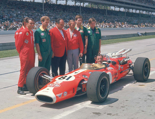 1967 Indianapolis 500 Indiana Graham Hill and crew before the race CD 0554 3252 2891 6 0144-1035
