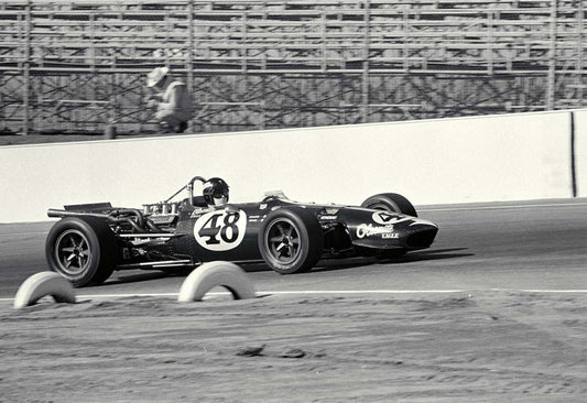 1967 Rex Mays 300 California Dan Gurney drives his AAA Eagle Weslake Ford to victory CD 0777 3292 0807 16 0144-1052