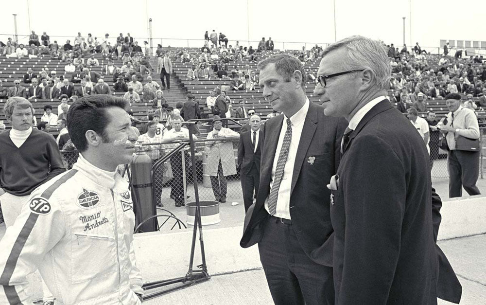 1969 Indianapolis 500 Indiana Mario Andretti John Cowley Jacque Passino in the pits CD 0554 3252 2835 21 0144-1085