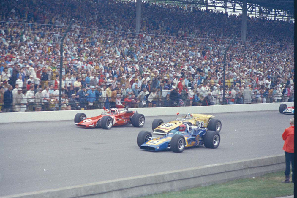 1970 Indianapolis 500 Indiana Al Unser (2) at the start of the race he would go on to win CD 0777 3292 0633 4 0144-1136