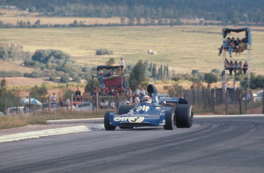 1973 South African Grand Prix Jackie Stewart races toward the win CD 0776 3301 3813 123 0144-1243