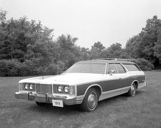 1974 Ford LTD Country Squire station wagon eng 161002 85 0144-1256