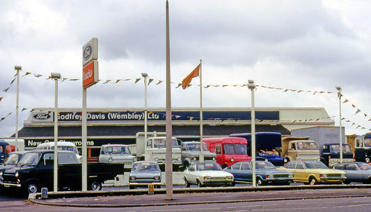 1975 Dealerships Godfrey Davis Neasden neg 1 4 0144-1269