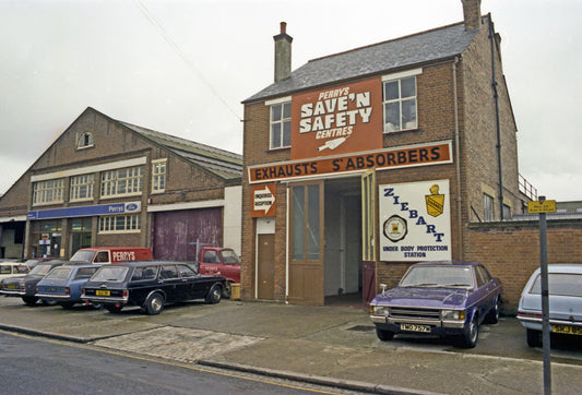 1977 Dealerships Perrys Finchley neg 573 20 0144-1301