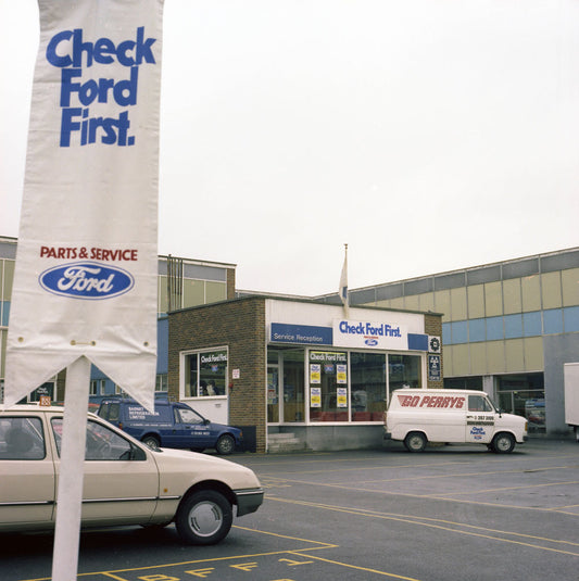 1983 Dealerships Perrys of Finchley neg 982 5 0144-1463