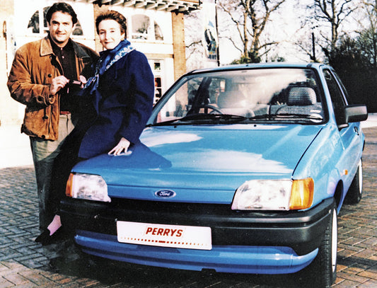 1991 Dealers Footballer Gary Mabbutt & DBA Xmas draw winner Janet Prime neg 197 40 0144-1559