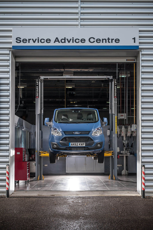 2013 Ford is launching 100 Transit Centres across the UK73389 g for 0144-1577