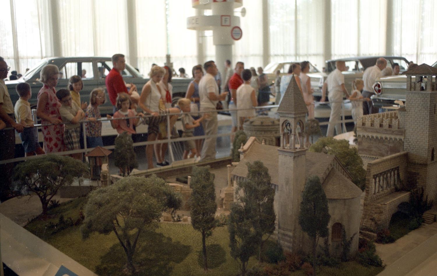 1965 Worlds Fair Ford Exhibit CN3430-829 0144-2361