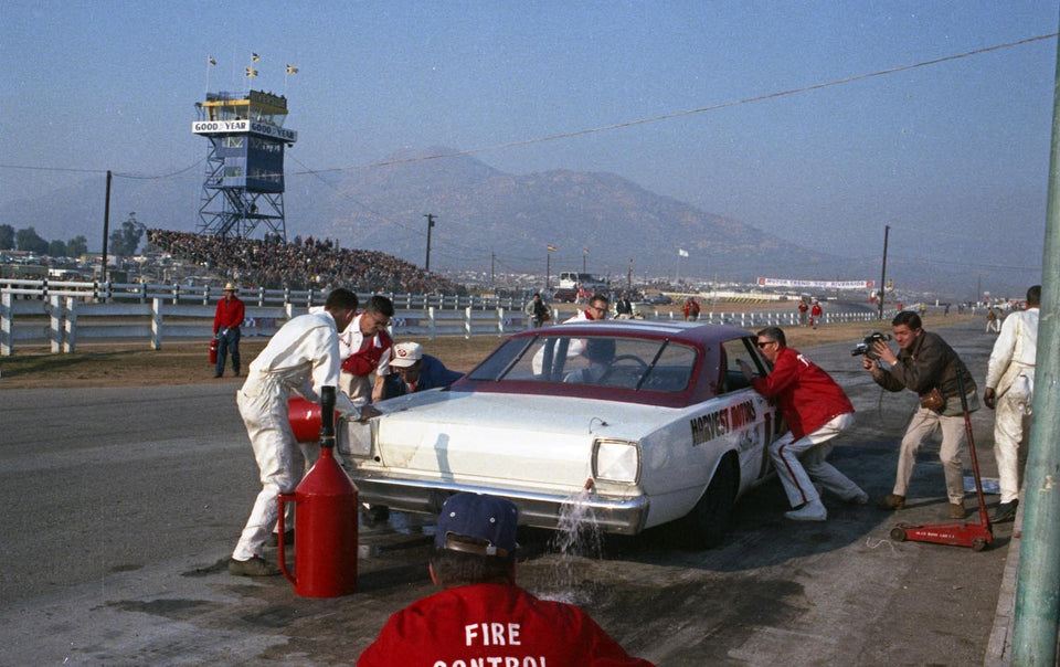 1966 Jan Riverside 1966 Ford D Gurney 0144-2686