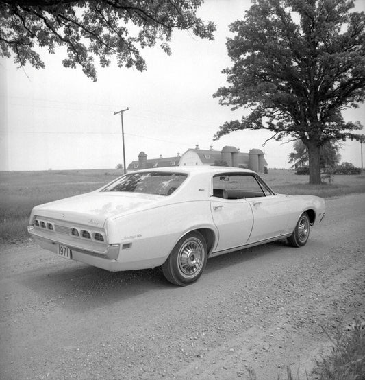 1970 Mercury Montego MX Brougham four-door hardtop  CN151945-86 0144-2974