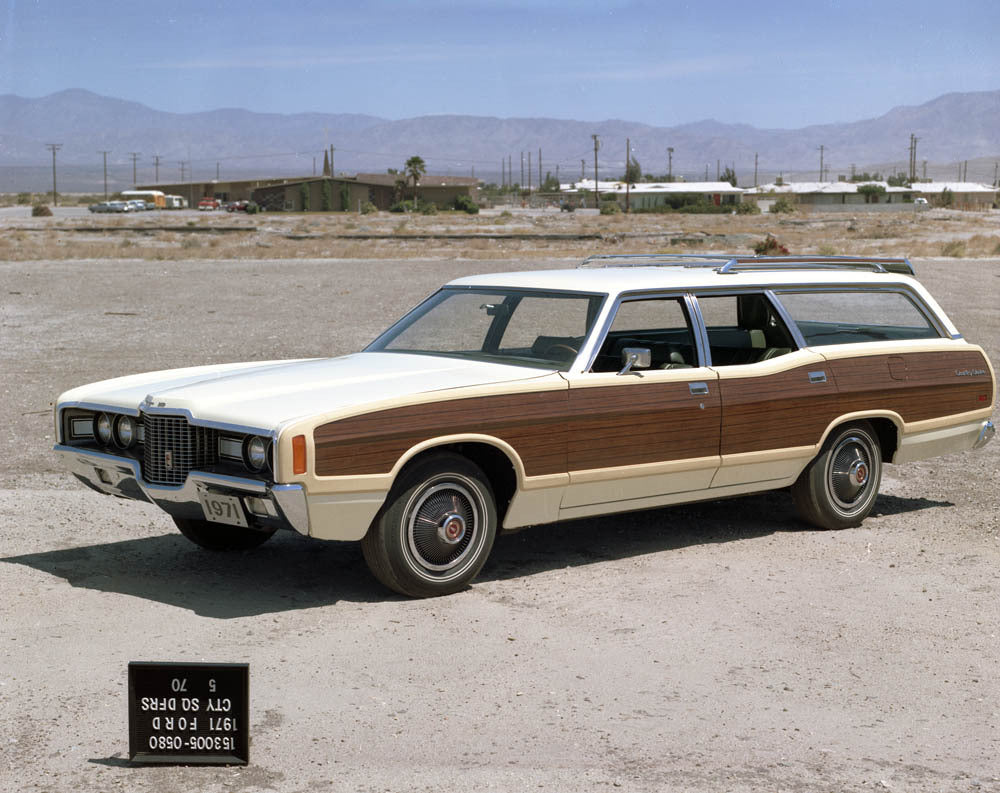 1971 Ford LTD Country Squire station wagon  CN6002-49 0144-3000