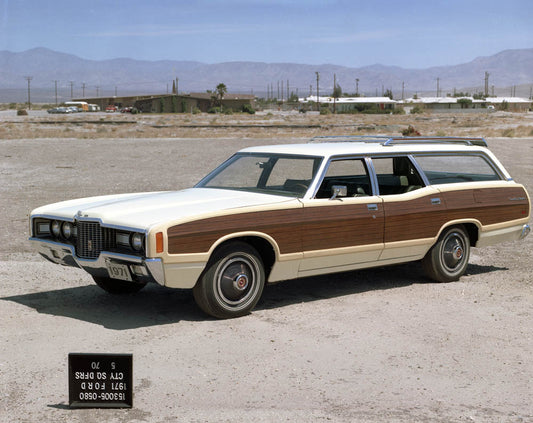 1971 Ford LTD Country Squire station wagon  CN6002-49 0144-3000