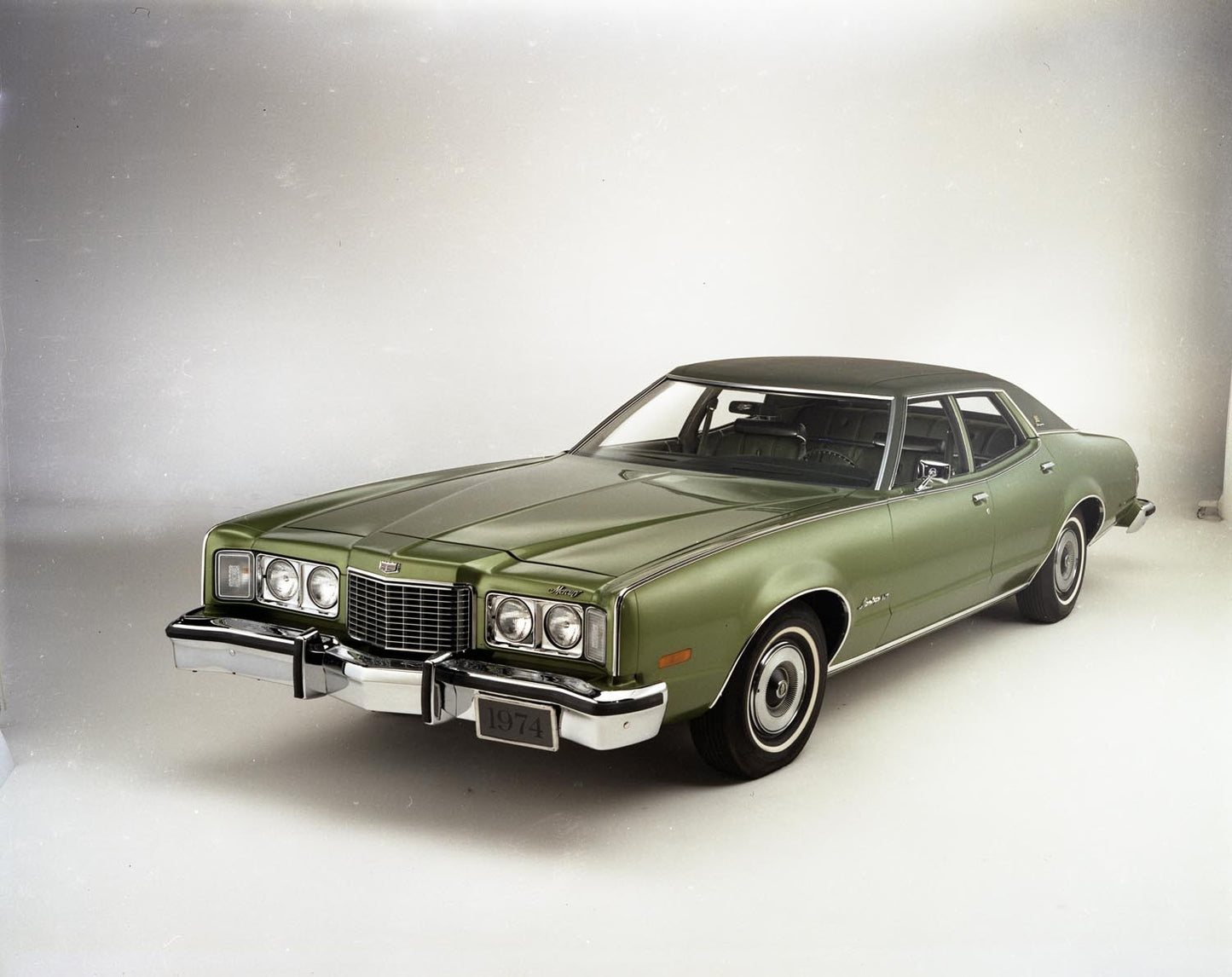 1974 Mercury Montego MX Brougham 4-dr sedan CN7410-64  0144-3076