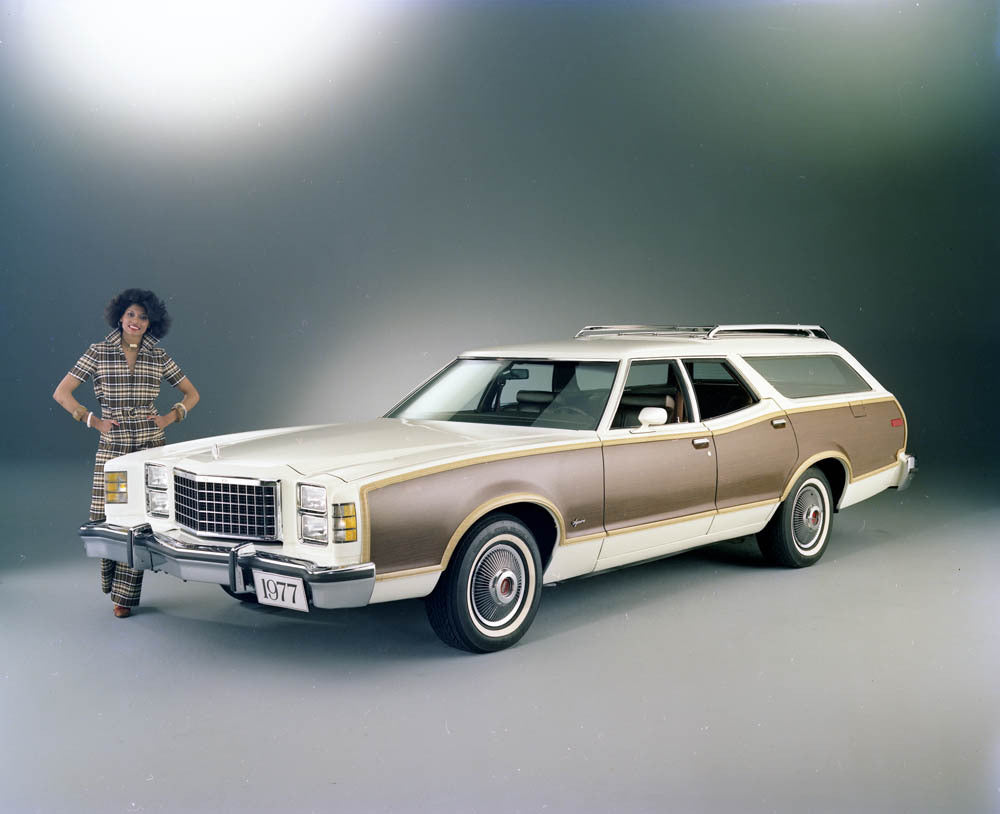 1977 Ford LTD II Country Squire wagon  CN13502-089 0144-3101