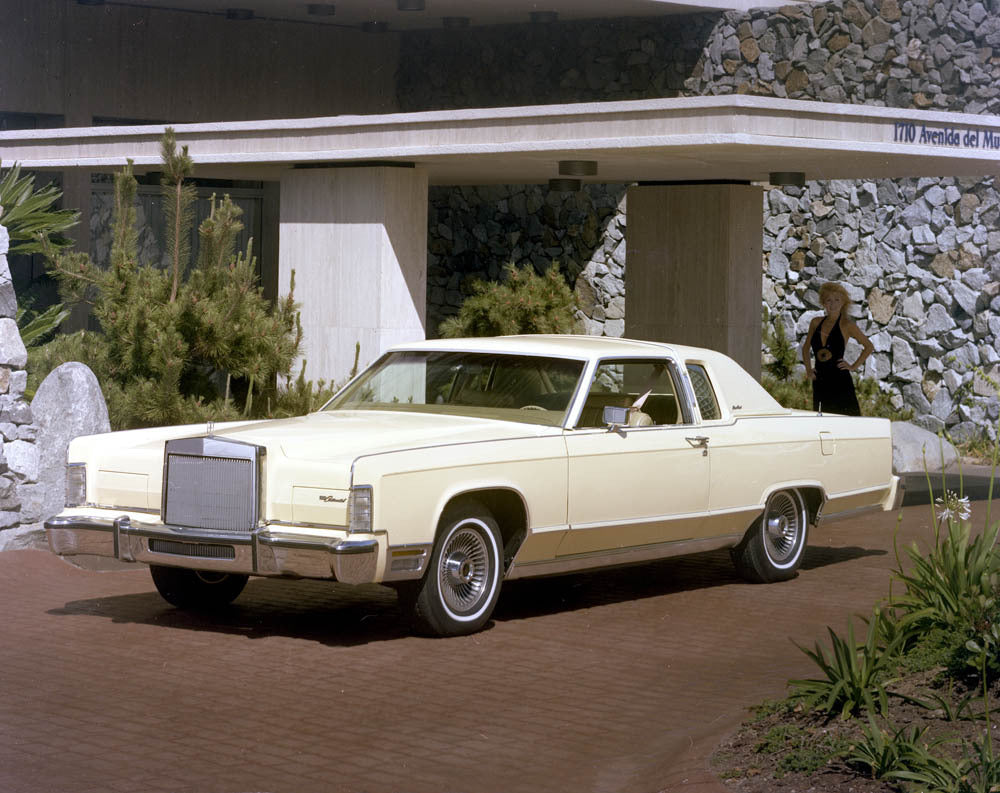 1978 Lincoln Continental Town Coupe two-door  CN19509-085 0144-3123