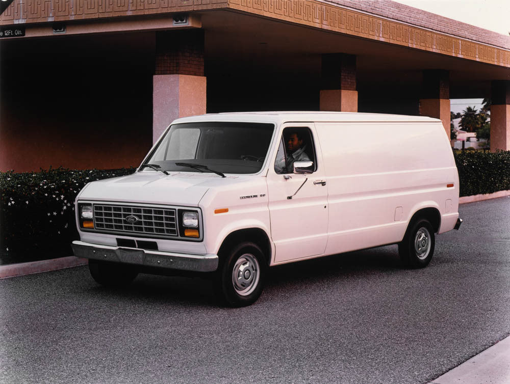 1988 Ford Econoline E-150 van  CN49007-368 0144-3181