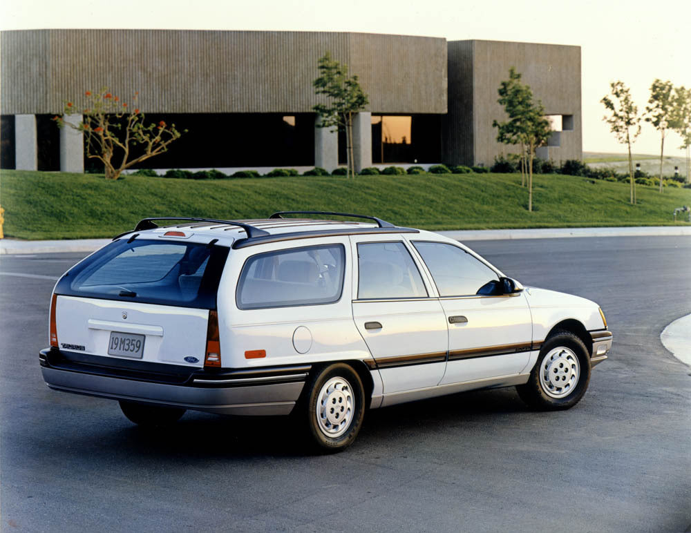 1989 Ford Taurus station wagon  CN52008-90 0144-3222