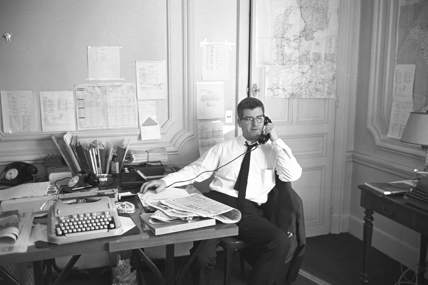 1964 Monte Carlo Rally George Merwin of Ford US who Oversaw the Rally Program 11  0144-4611
