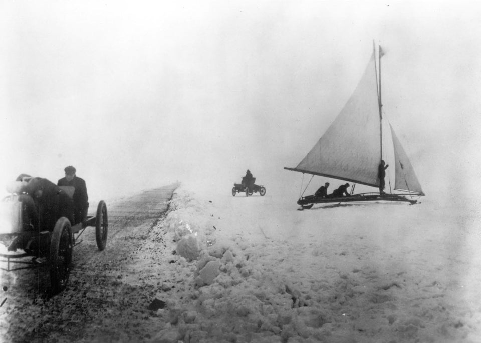1904 Lake St Clair 0400-2097