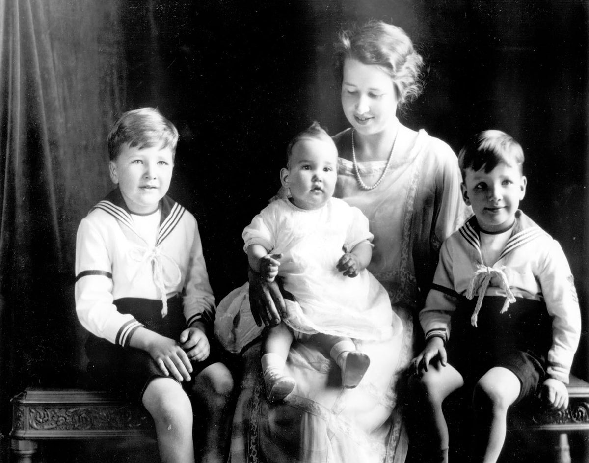 Original archival image documenting Eleanor Ford Family ca1924.