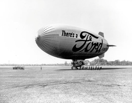 Ford Airship ca1946 0400-2144