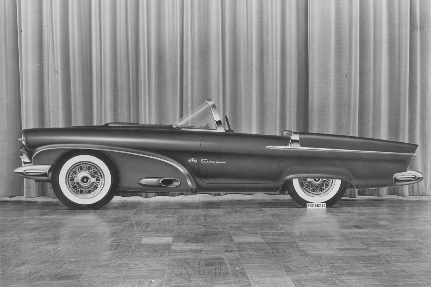 Ford Thunderbird Prototype ca1953 0400-2331