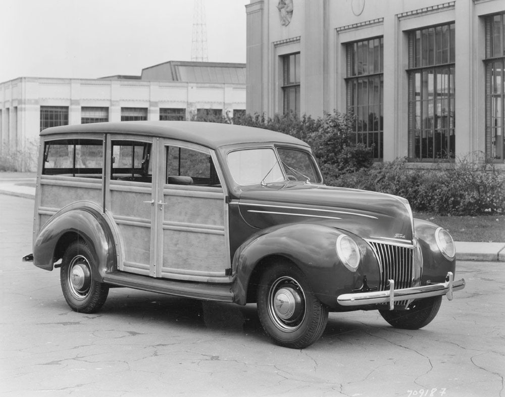 1939 Ford Station Wagon 0400-2708