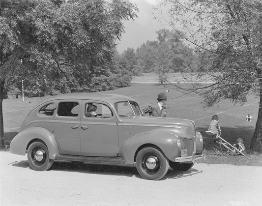1940 Ford V8 Four Door Sedan 09 20 1939 0400-2726