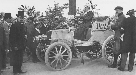 Book Fast Ladies 2009, Page 13 Camille Du Gast 0400-3001