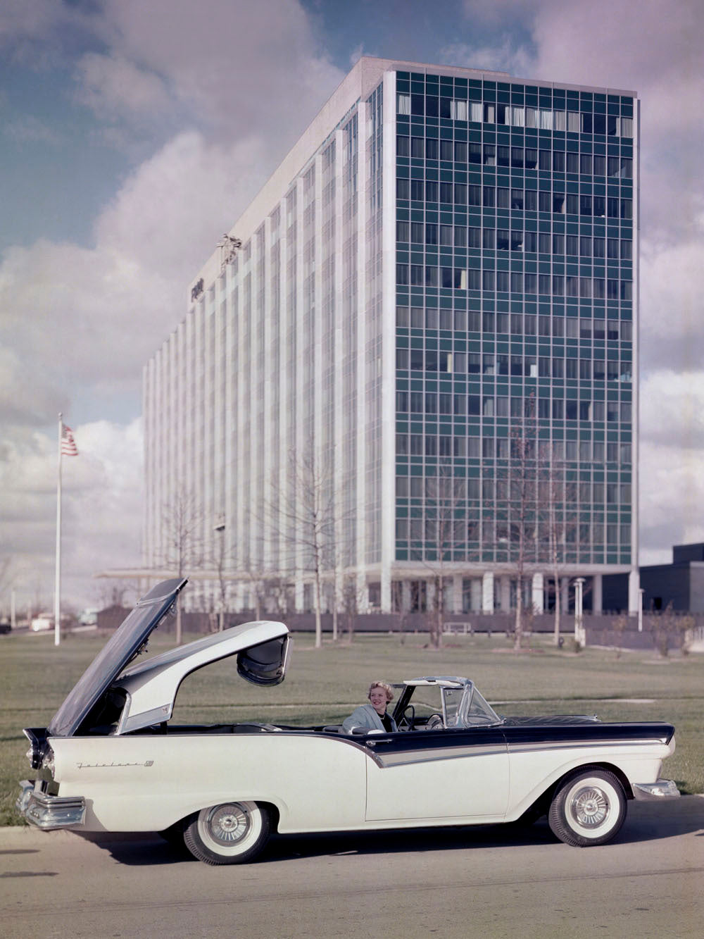 1957 Ford Skyliner hardtop convertible prototype a 0400-8356