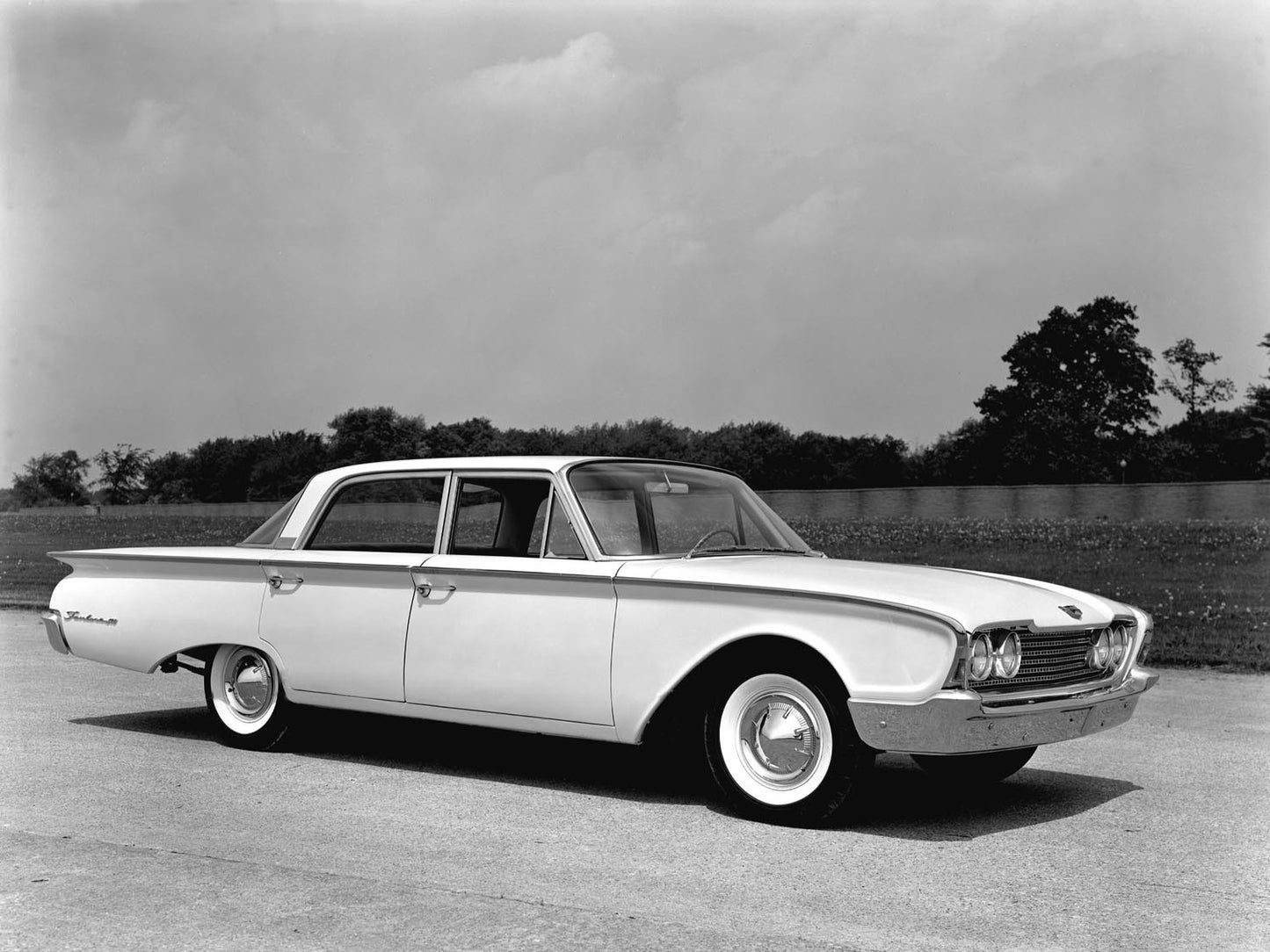 1960 Ford Fairlane Fordor Sedan 0400-8497