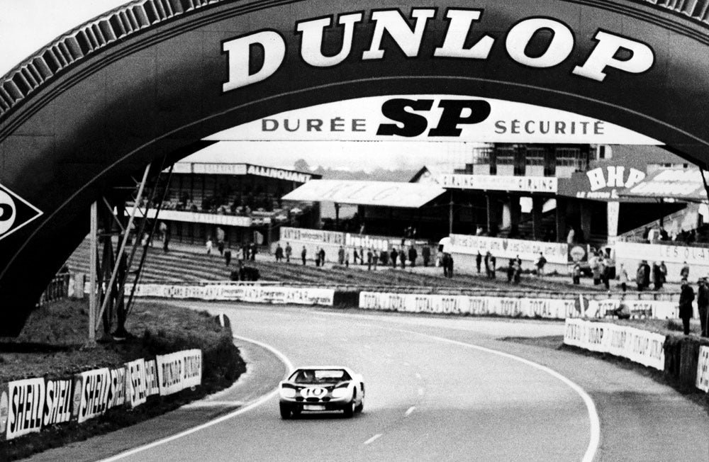 1964 Ford GT 40 FIA at Le Mans 0400-8588