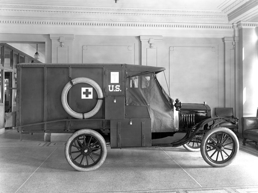 1917 Ford Model T Army ambulance 0400-8728