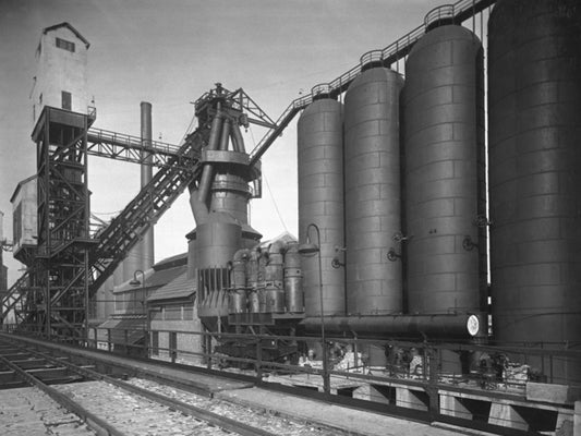 1919 Rouge Blast Furnace looking north 0400-8738