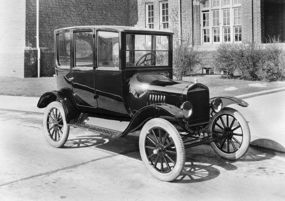 1921 Ford Model T 2 door Sedan 0400-8745