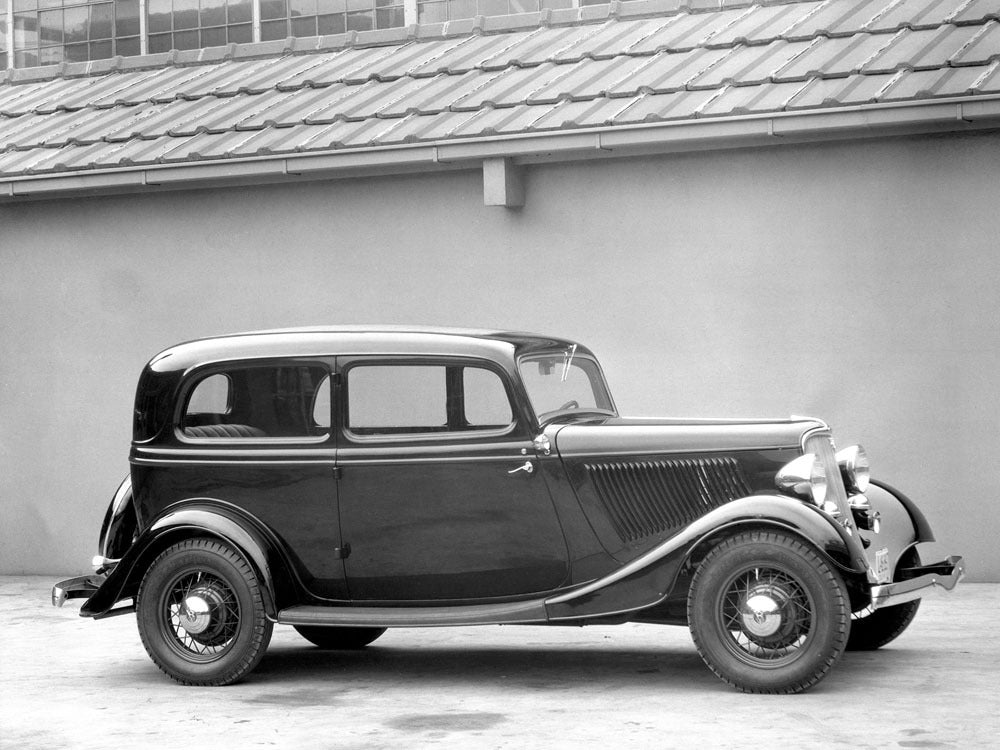 1933 Ford DeLuxe 2 door Sedan model 40 700 0400-8846