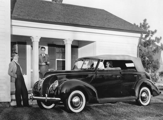 1938 Ford DeLuxe Phaeton V8 at Botsford Tavern 0400-8888