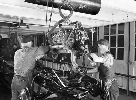 1940 Ford assembly line installing engine 0400-8896