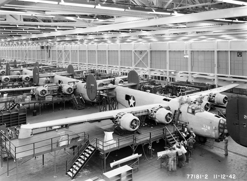 1942 B 24 E Willow Run bomber assembly line  0400-8928