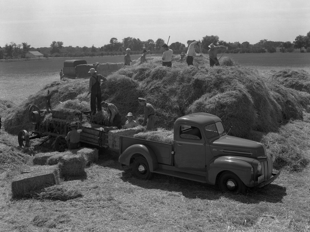 1942 Ford Pickup truck  0400-8937