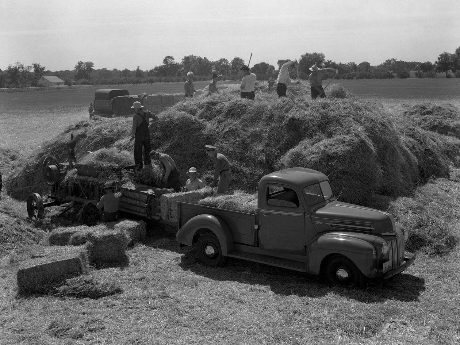 1942 Ford Pickup truck  0400-8937