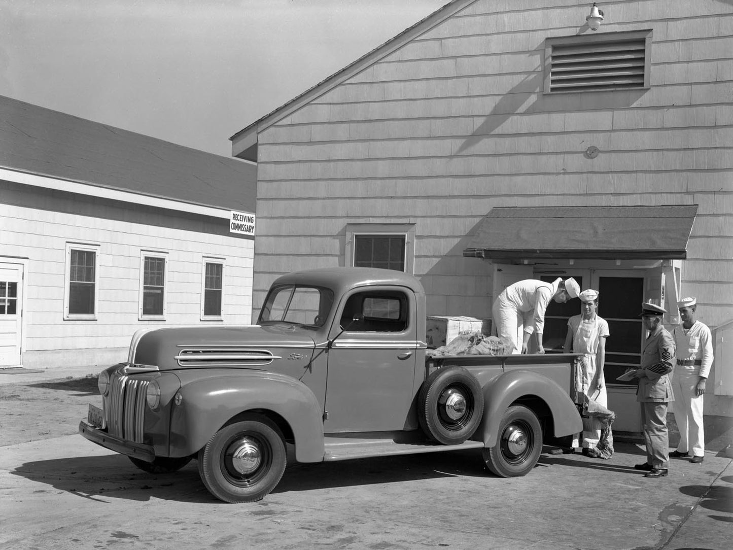 1942 Ford Pickup truck  0400-8941
