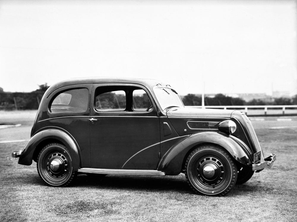 1944 Ford European Eight DeLuxe Saloon 0400-8980