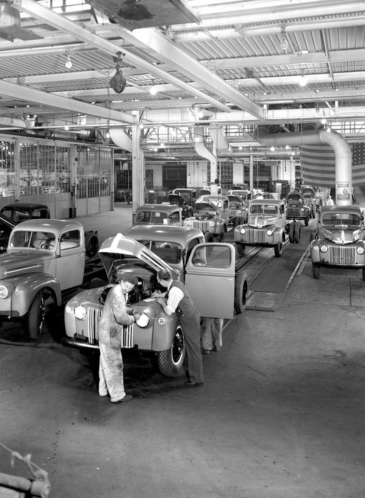 1944 Ford Rouge Plant Truck final assembly line 0400-8988