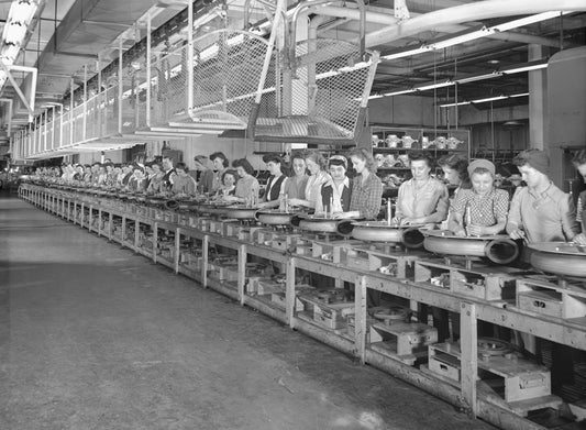 1944 Supercharger Building women assembling superc 0400-8990