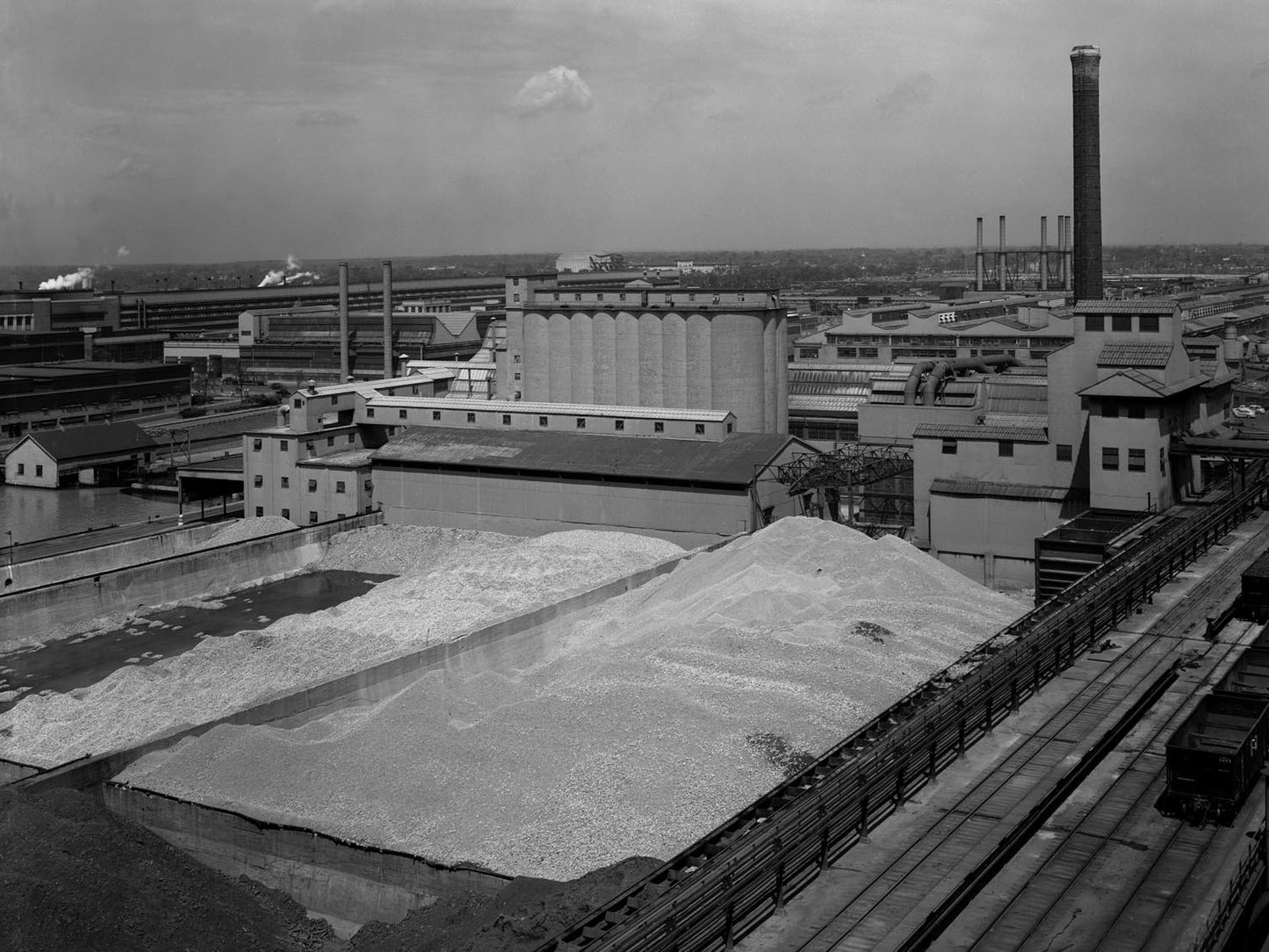 1945 Rouge Cement Plant  0400-9005