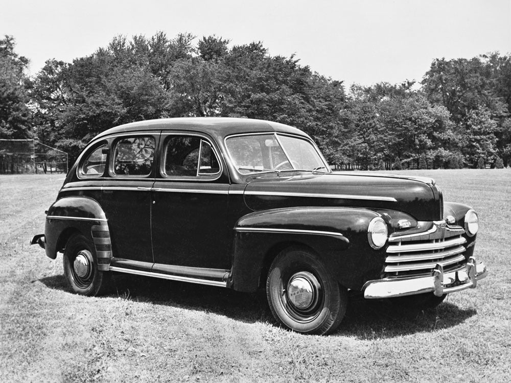 1946 Ford Tudor Sedan 0400-9016