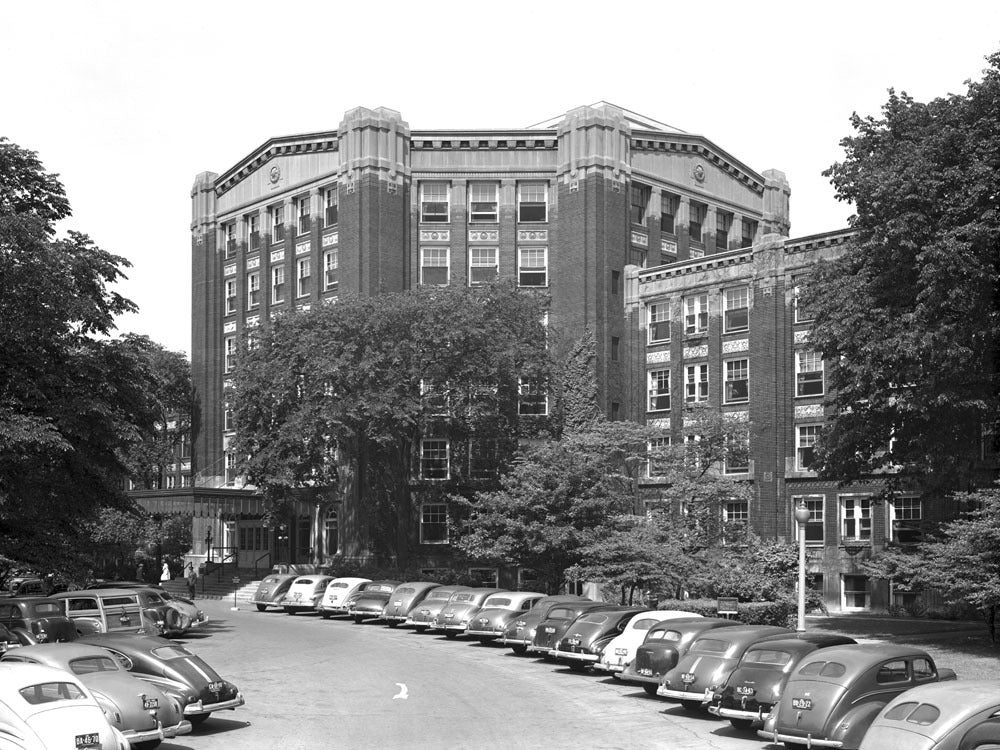 1946 Henry Ford Hospital Detroit Michigan entrance 0400-9017