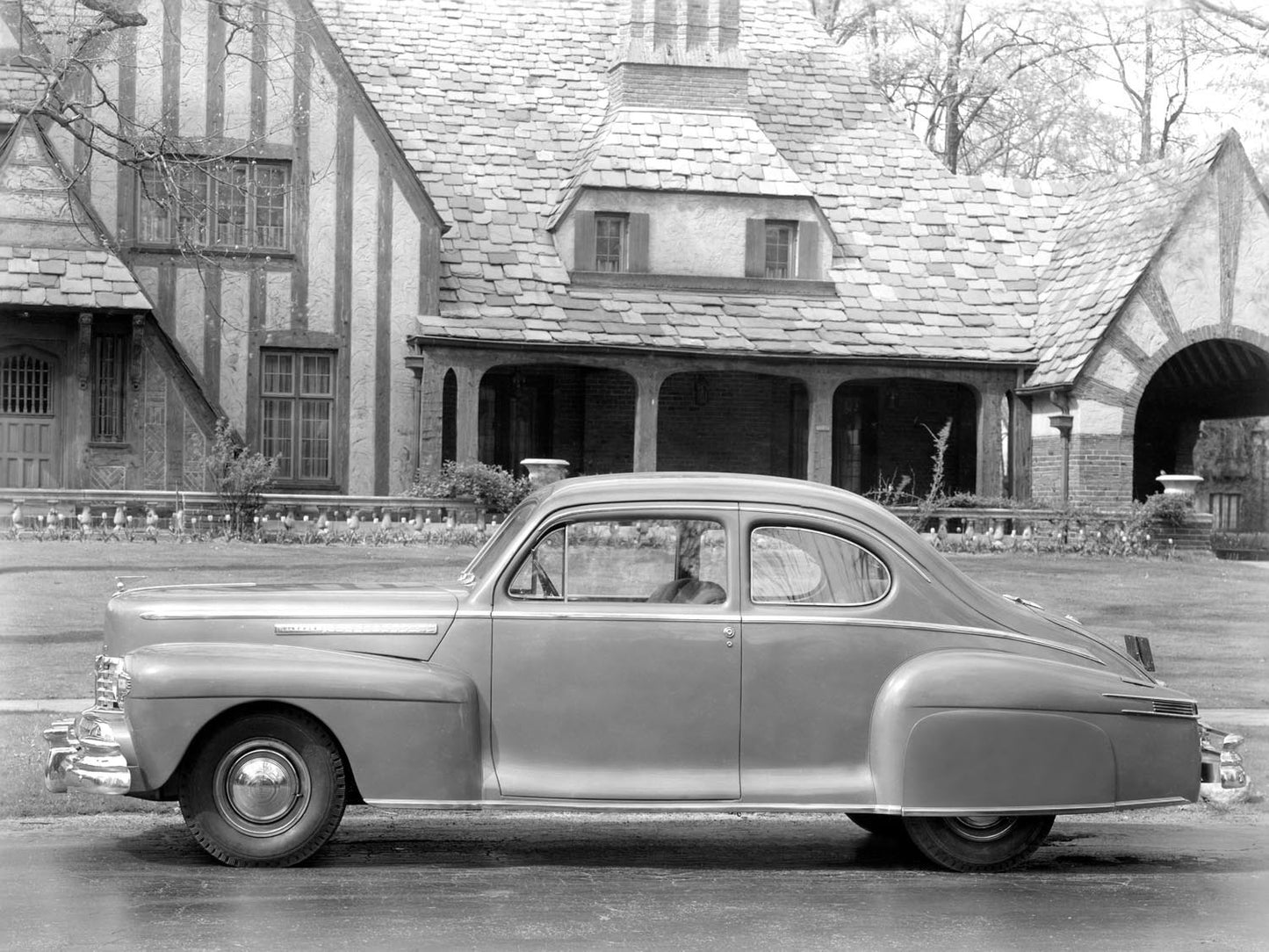 1946 Lincoln Club Coupe  0400-9022